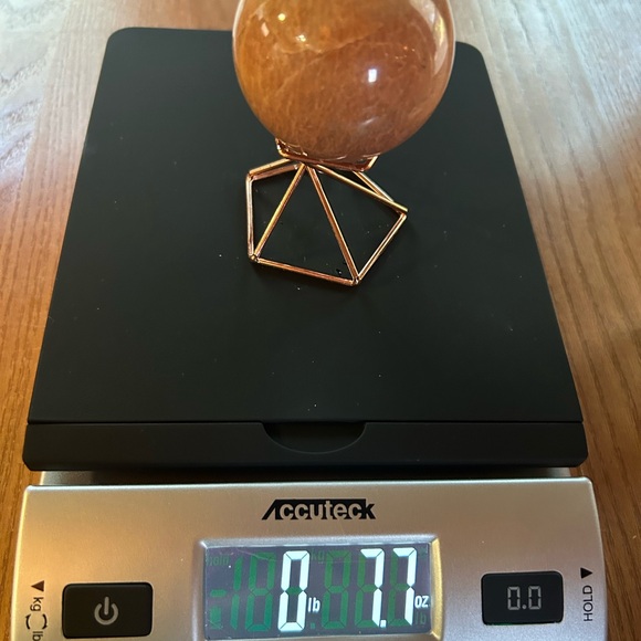 Beautiful Peach Moonstone obelisk, sphere with stand and palm stone. - Picture 6 of 8